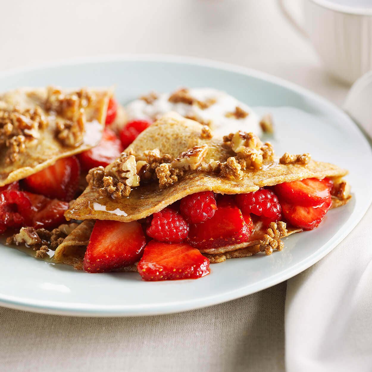 Berry crunchy crepes